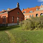 Aime Aan Zee, Luxury With Garden & Parking, 3 Min From