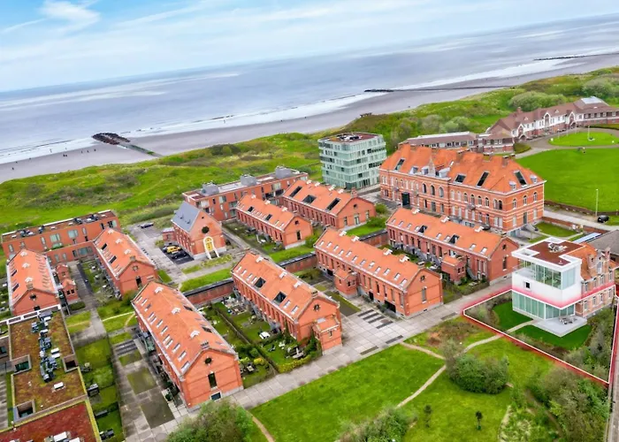 Aime Aan Zee Beachhouse 5p - Private Garden & 2 Free Parkingspots 别墅 *